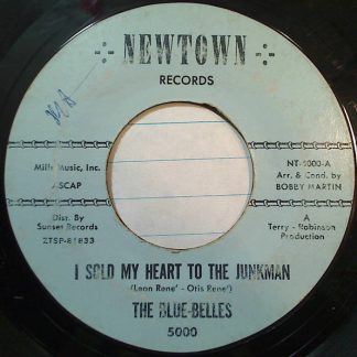 Blue-Belles, The – I Sold My Heart To The Junkman/Itty Bitty Twist (7" Vinyl)